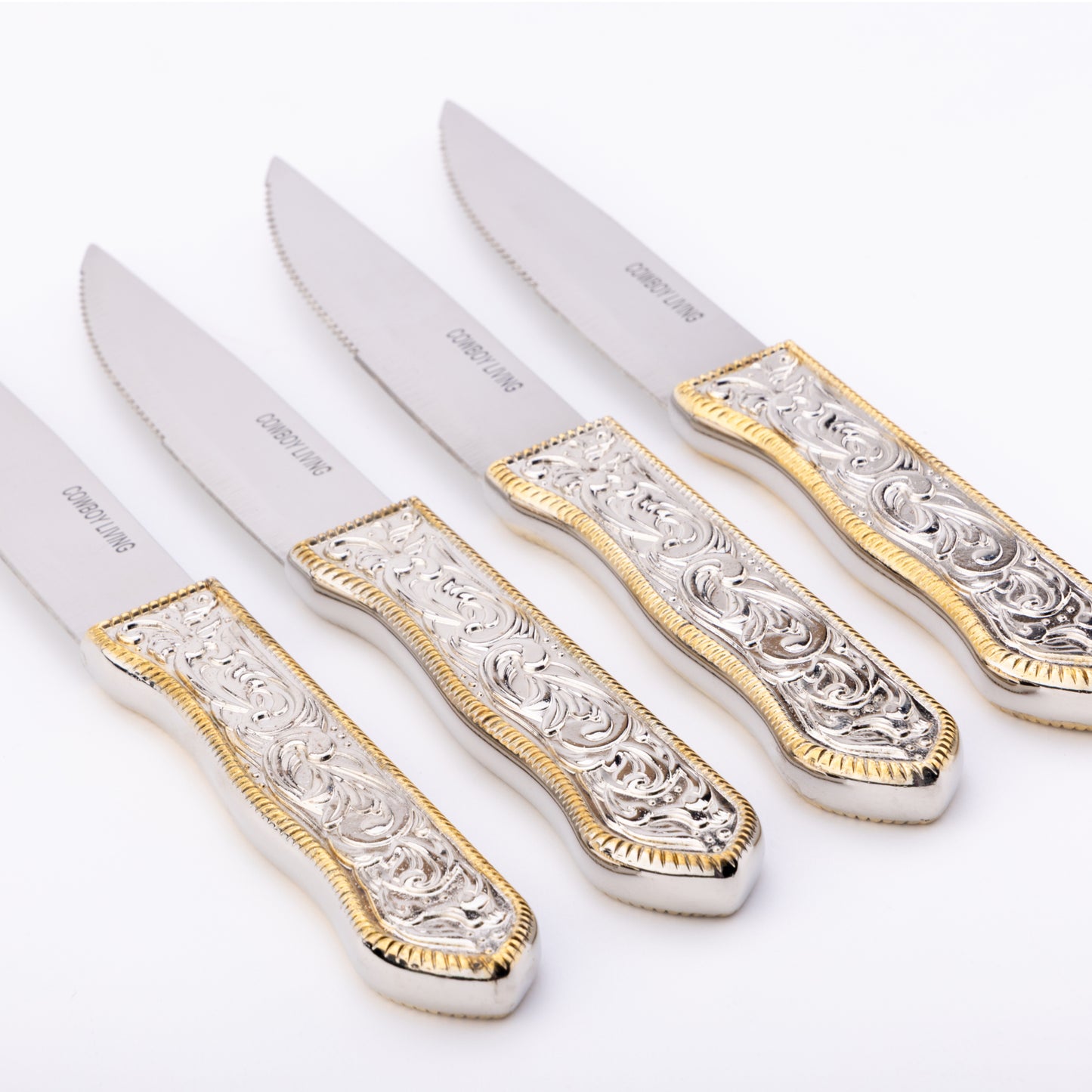 Cuchillos para carne de acero inoxidable con hebilla estilo western de Cowboy Living (juego de 4)